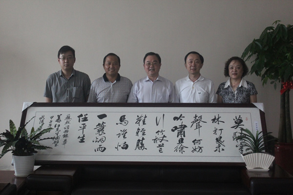 省侨联主席谢余卡来AG百家乐光电考察